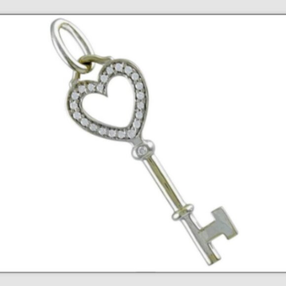 Tiffany & Co Open Heart Key Pendant 18K Rose Gold 4 Necklace w/Pouch - Picture 3 of 3